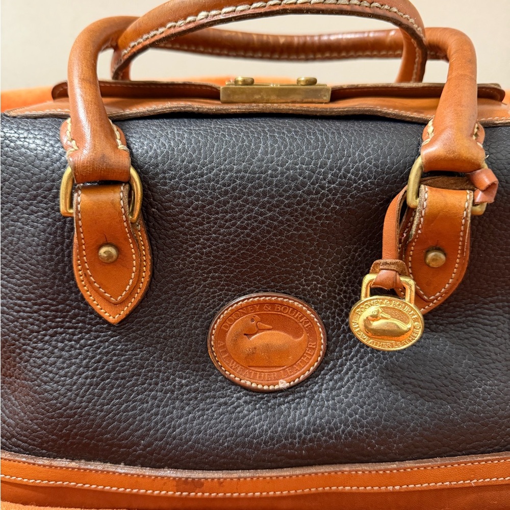 Vintage Dooney & Bourke AWL Doctor Satchel Black & Tan Made in USA - Picture 2 of 13